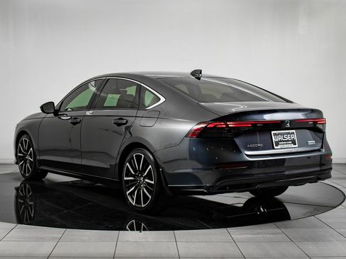 Used 2023 Honda Accord Touring image 6
