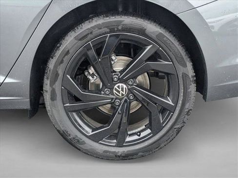 New 2025 Volkswagen Jetta SE image 10