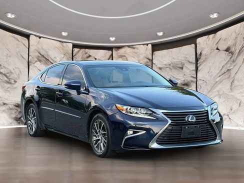 Used 2017 Lexus ES 350 FWD image 4