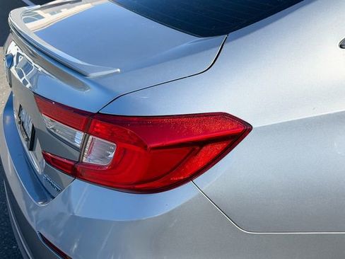 Used 2018 Honda Accord Sport image 6