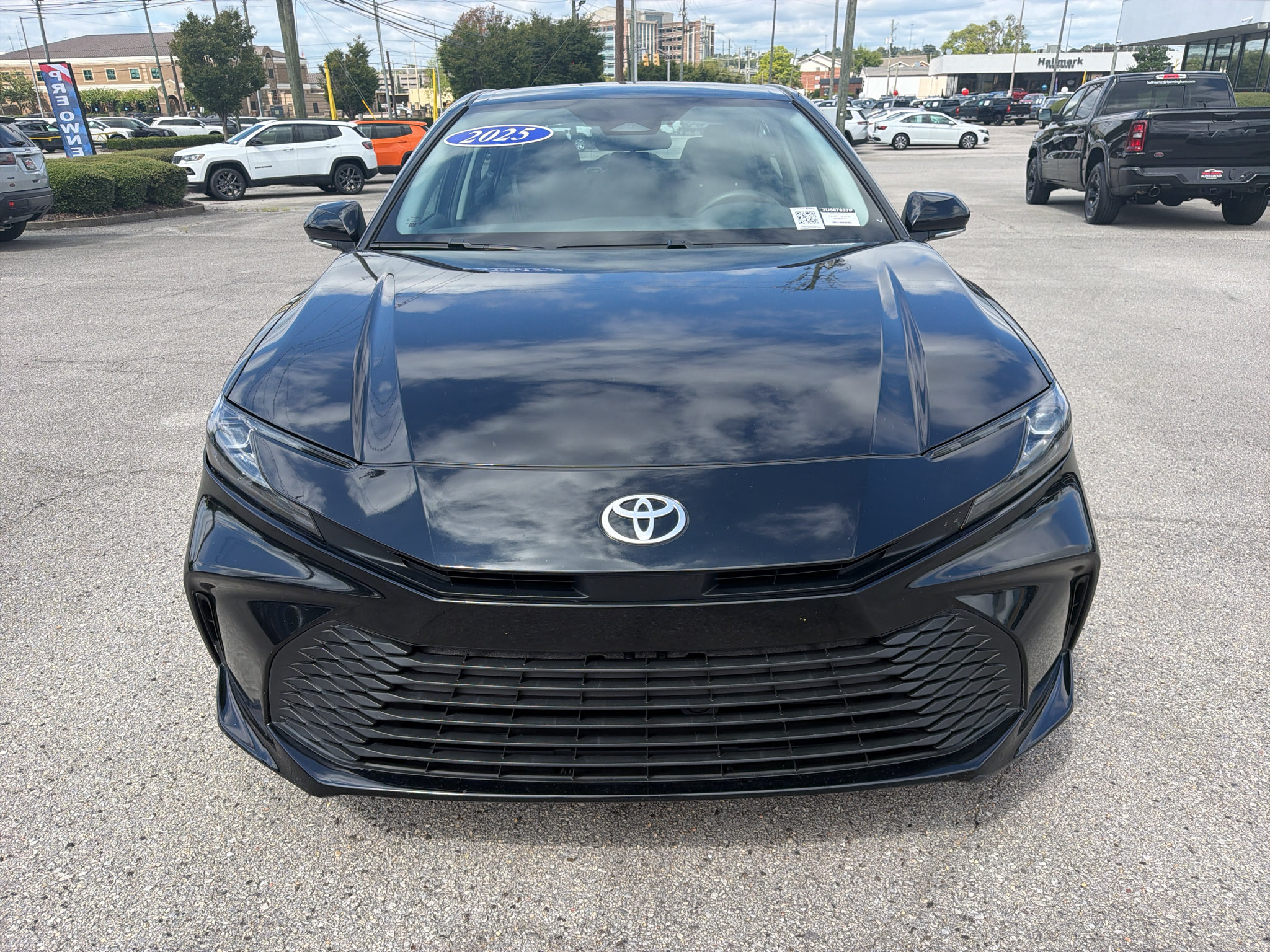 Used 2025 Toyota Camry LE FWD image 3