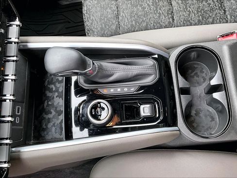 Used 2024 Chevrolet Colorado ZR2 w/ Technology Package image 15