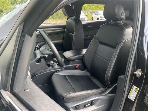 Used 2023 Volkswagen Atlas Cross Sport SE AWD/4WD image 10