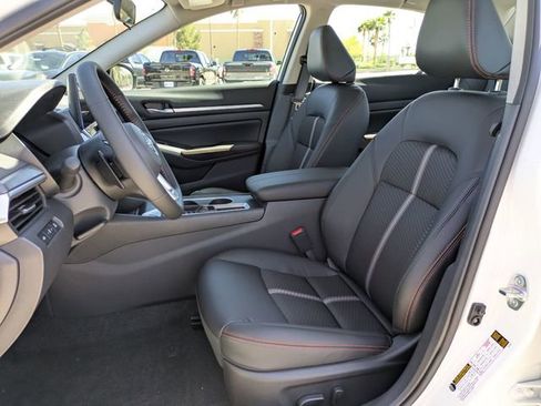 New 2026 Nissan Altima 2.5 SR w/ SR Midnight Edition Package FWD image 6