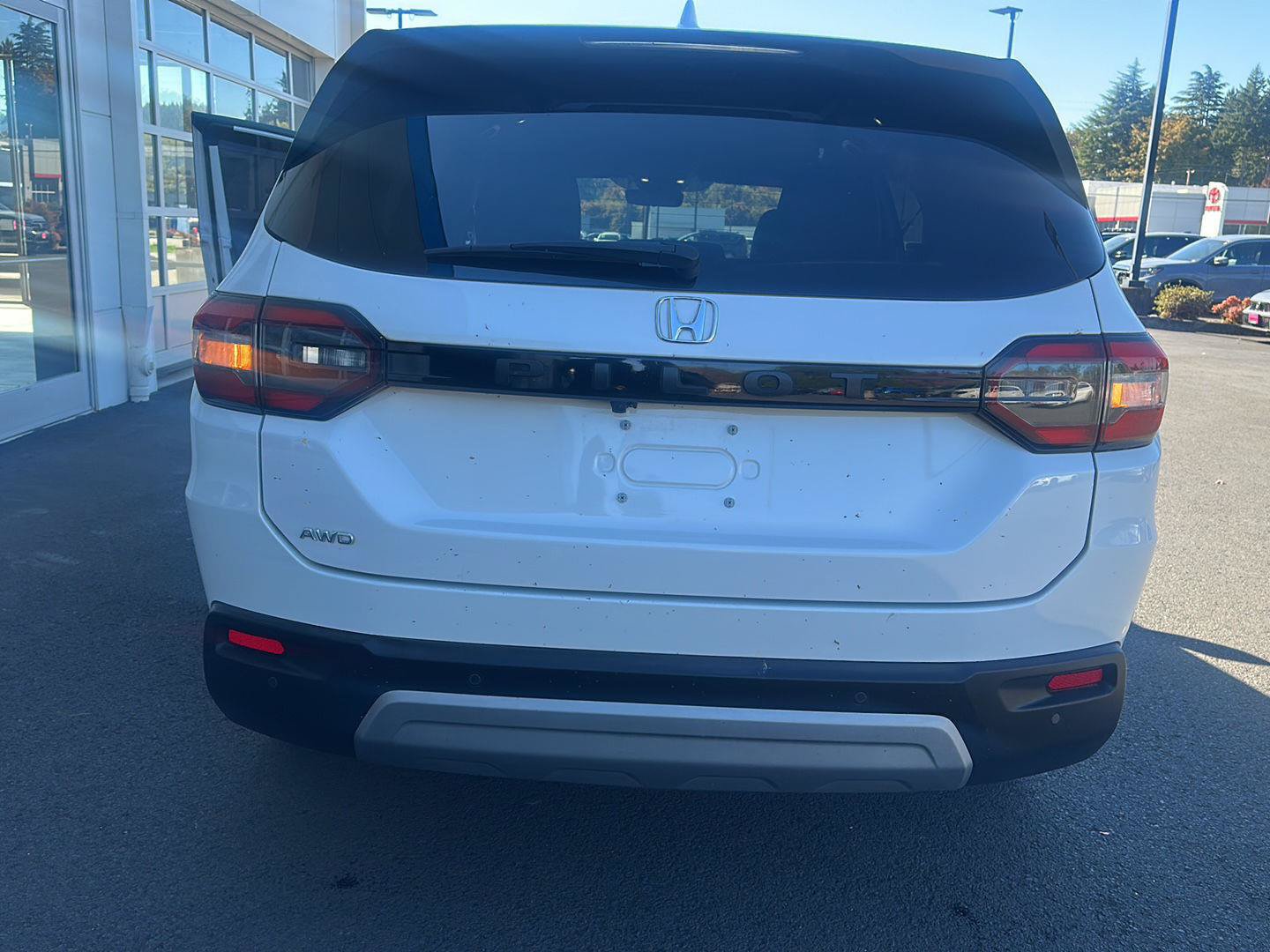 Used 2025 Honda Pilot EX-L image 9