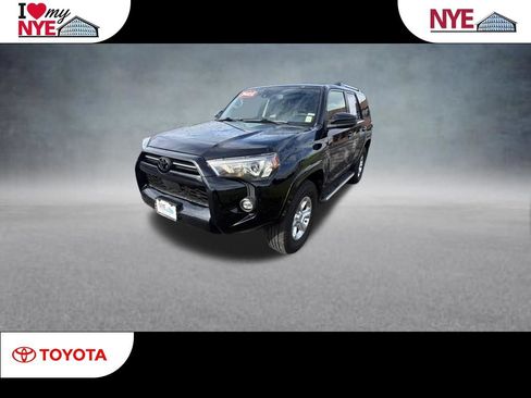 Used 2022 Toyota 4Runner SR5 AWD/4WD image 1