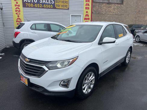 Used 2018 Chevrolet Equinox LT image 2