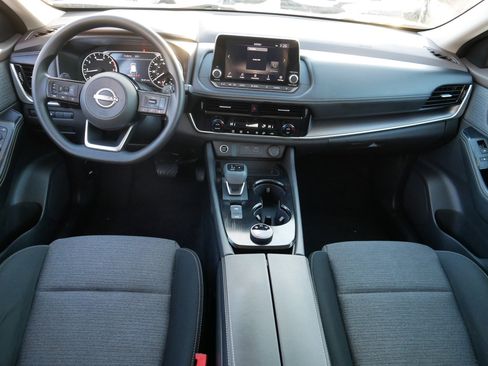 Certified 2022 Nissan Rogue SV image 10