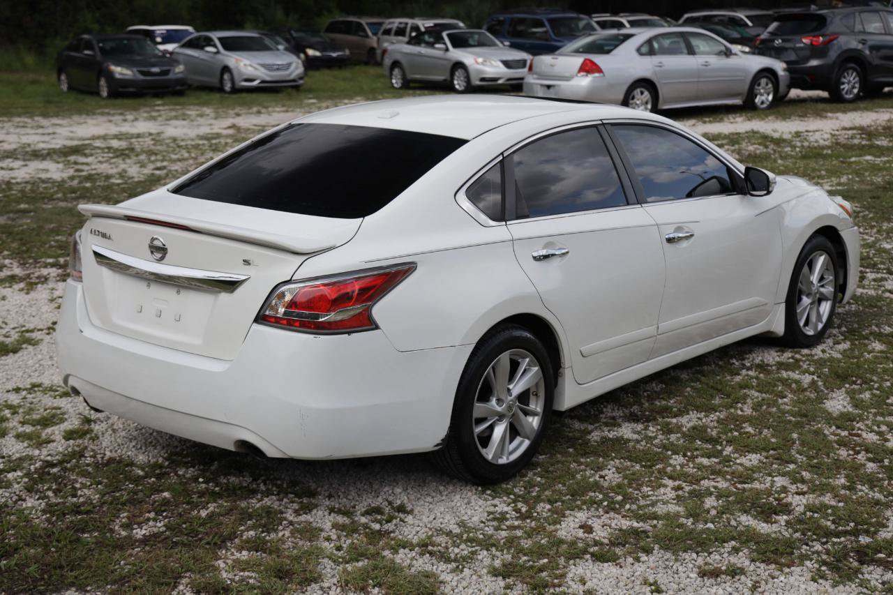 Used 2015 Nissan Altima 2.5 SL w/ Technology Package FWD image 11
