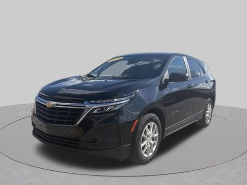 Used 2022 Chevrolet Equinox LS FWD image 1