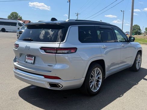 Used 2023 Jeep Grand Cherokee L Summit w/ Advanced Protech Group IV AWD/4WD image 3