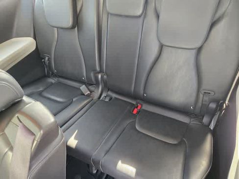 Used 2024 Kia Carnival LX FWD image 14