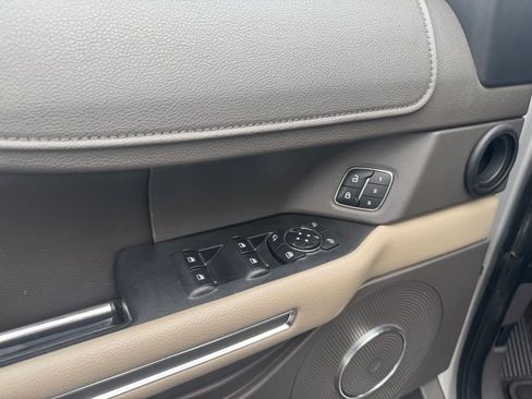 Used 2018 Ford Expedition XLT w/ Equipment Group 202A AWD/4WD image 3