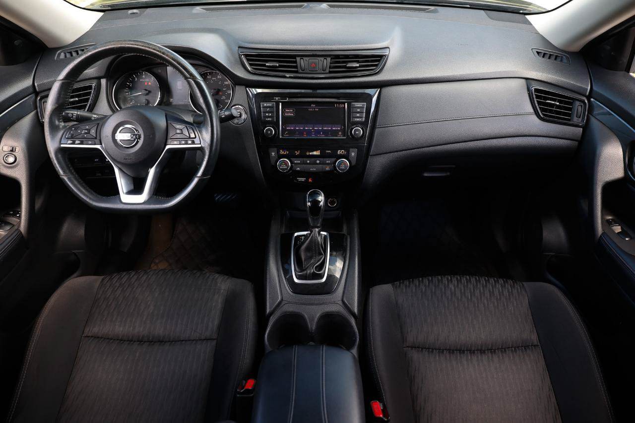 Used 2018 Nissan Rogue SV AWD/4WD image 2