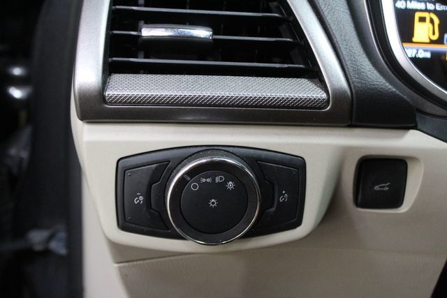 Used 2019 Ford Fusion SE AWD/4WD image 15