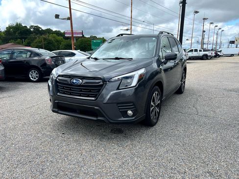Used 2022 Subaru Forester Limited image 11