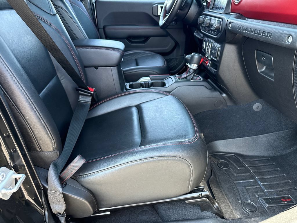 Used 2019 Jeep Wrangler Unlimited Rubicon AWD/4WD image 14