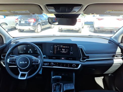 Used 2025 Kia Sportage LX image 18