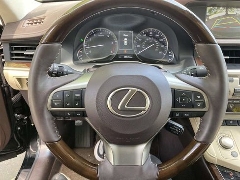 Used 2018 Lexus ES 350 w/ Luxury Package w/Wood Trim FWD image 19