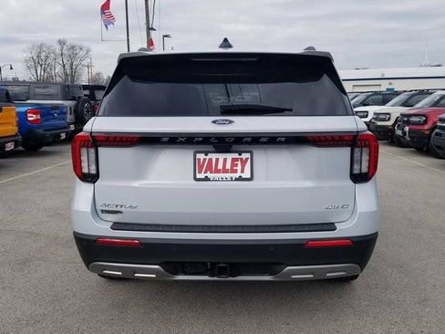 New 2026 Ford Explorer Active w/ Active Comfort Package AWD/4WD image 8
