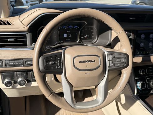 Used 2021 GMC Yukon Denali w/ Denali Ultimate Package image 16