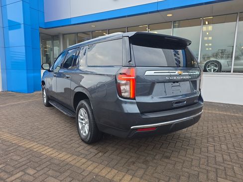 Used 2021 Chevrolet Suburban LT image 3