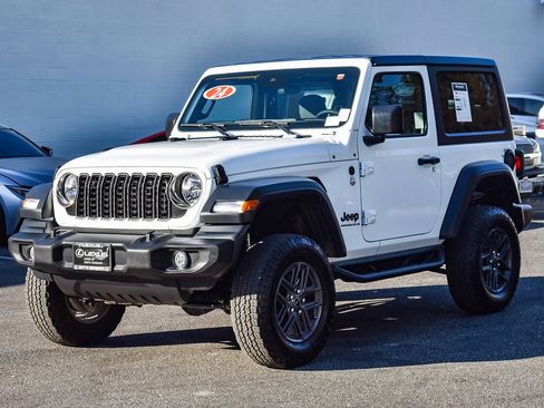 Used 2024 Jeep Wrangler Sport S image 3