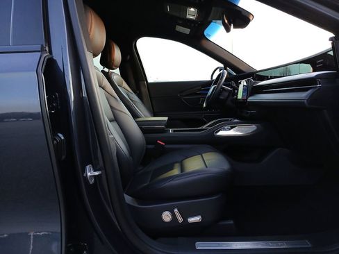 Used 2024 Lincoln Nautilus Premier w/ Jet Appearance Package image 29