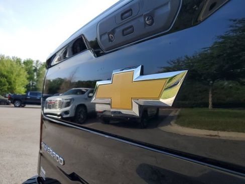 Used 2022 Chevrolet Silverado 1500 LTZ image 6