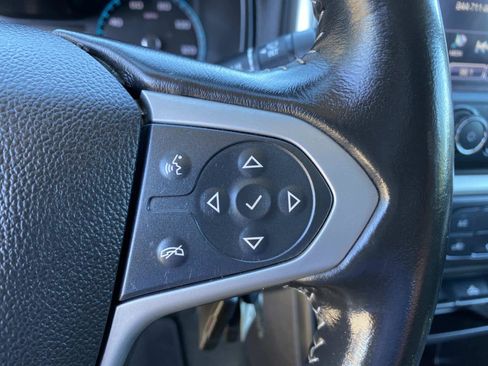 Used 2017 Chevrolet Colorado LT w/ LT Convenience Package image 16
