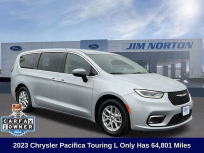 Used 2023 Chrysler Pacifica Touring-L