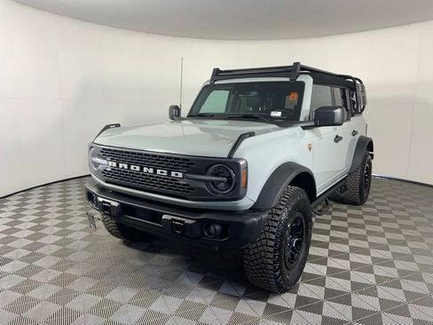 Used 2023 Ford Bronco Badlands w/ Sasquatch Package AWD/4WD image 5