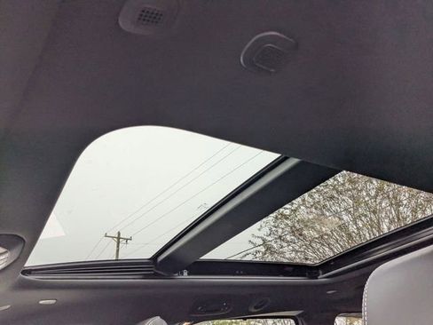 New 2026 Chrysler Pacifica Limited w/ Trailer Tow Group image 16