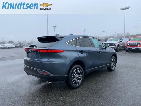 Used 2024 Toyota Venza LE image 7