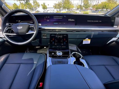 New 2026 Cadillac Escalade IQ Luxury 2 w/ LPO, Floor Liner Package AWD/4WD image 7