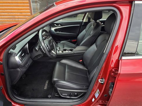 Used 2023 Genesis G70 2.0T image 10