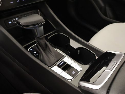 Certified 2026 Hyundai Santa Cruz SEL image 8