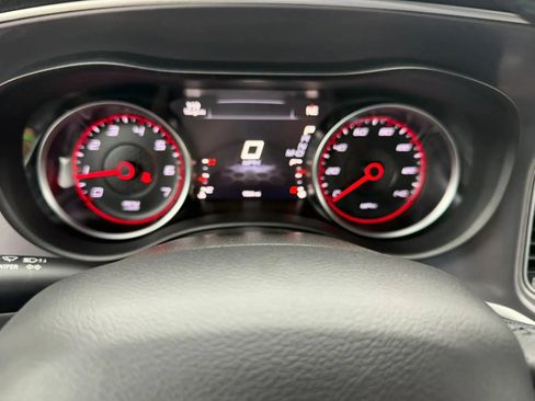 Used 2019 Dodge Charger SXT AWD/4WD image 19