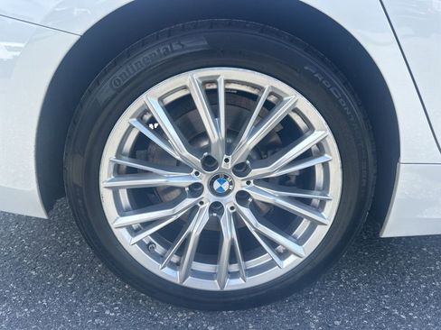 Used 2024 BMW 330i Sedan w/ Convenience Package image 32