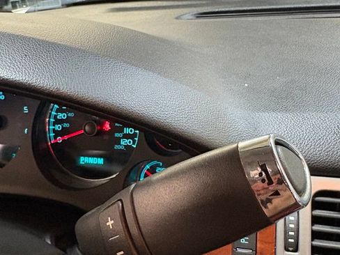 Used 2012 Chevrolet Avalanche LTZ AWD/4WD image 20