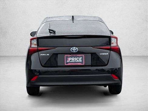 Used 2022 Toyota Prius LE image 7