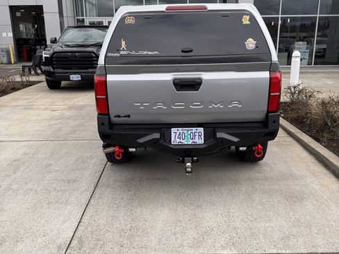 Used 2024 Toyota Tacoma TRD Sport image 3