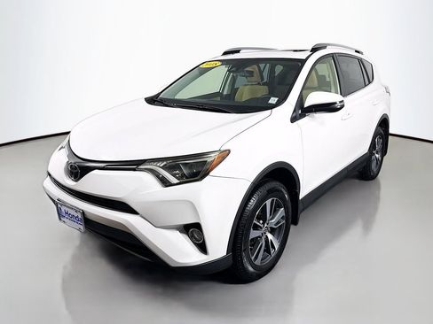 Used 2018 Toyota RAV4 XLE AWD/4WD image 3