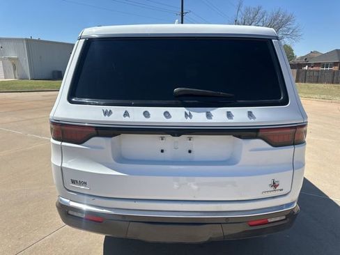 Used 2022 Jeep Wagoneer Series II w/ Premium Group I AWD/4WD image 4