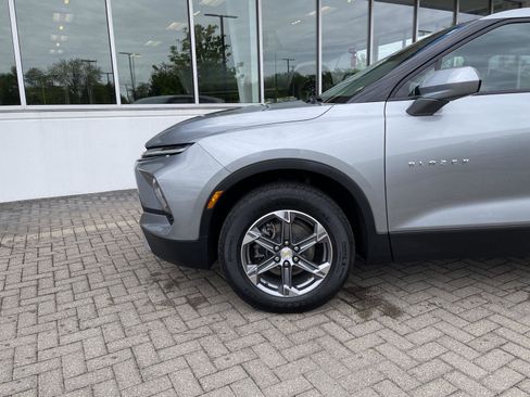 Used 2024 Chevrolet Blazer LT w/ Driver Confidence Package FWD image 9