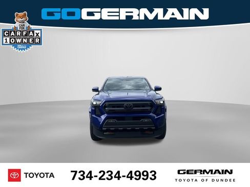 Used 2025 Toyota Tacoma SR5 AWD/4WD image 2