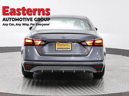 Used 2024 Nissan Altima 2.5 S FWD image 6