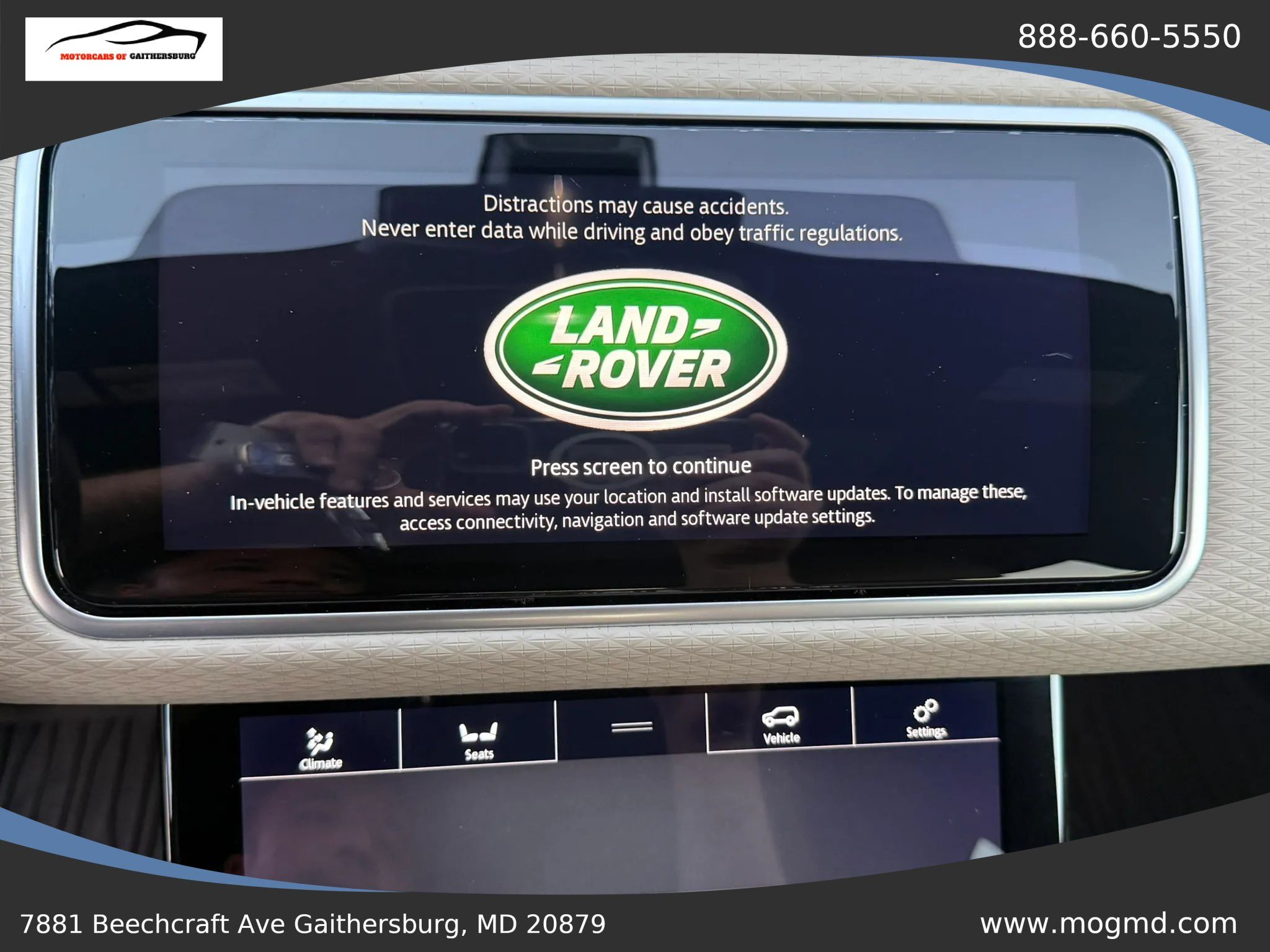 Used 2019 Land Rover Range Rover Velar R-Dynamic SE AWD/4WD image 27