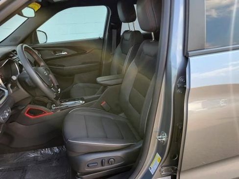 Used 2023 Chevrolet TrailBlazer RS w/ Convenience Package AWD/4WD image 19