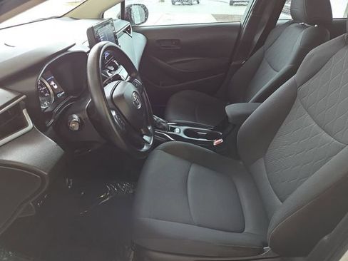 Used 2022 Toyota Corolla LE image 9
